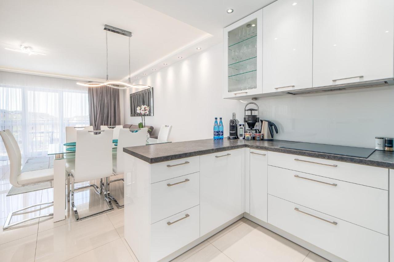 Stylish Vacation Apartment With Parking In Miedzyzdroje By Noclegi Renters Ngoại thất bức ảnh