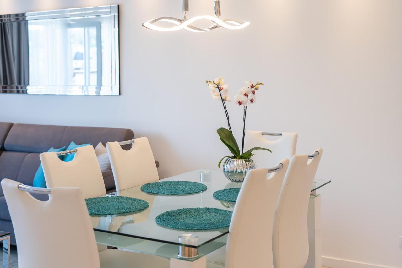 Stylish Vacation Apartment With Parking In Miedzyzdroje By Noclegi Renters Ngoại thất bức ảnh
